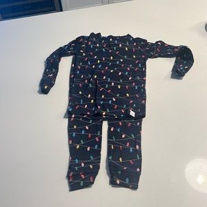 Girls holiday Gap size 4 pjs navy with holiday lights